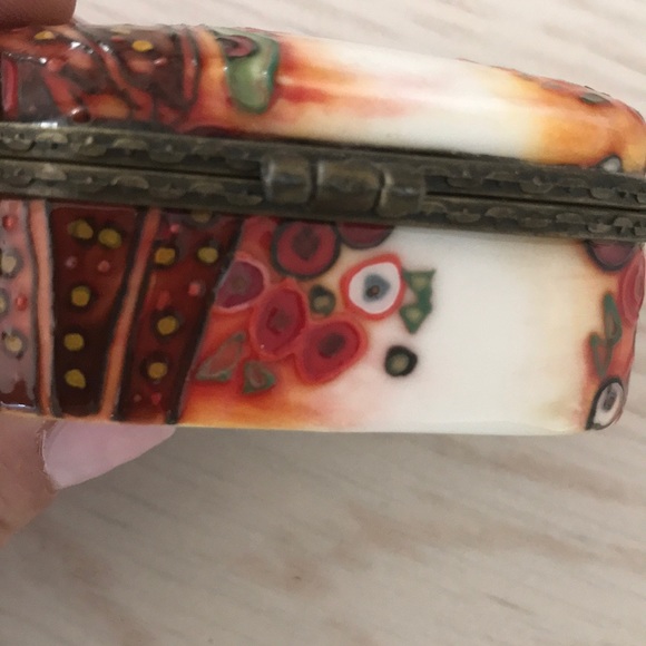 Vintage Benaya by Innovation Porcelain trinket box - Picture 3 of 6